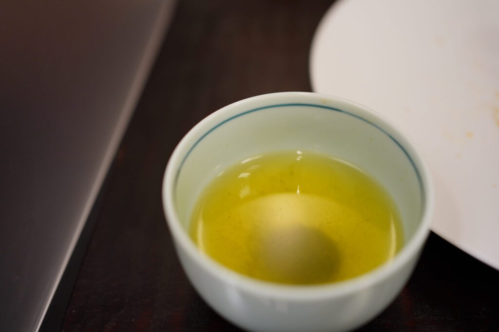 錦糸モンブランのセットの緑茶