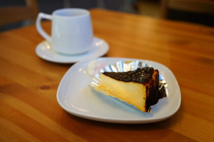 バスクチーズケーキとコーヒー