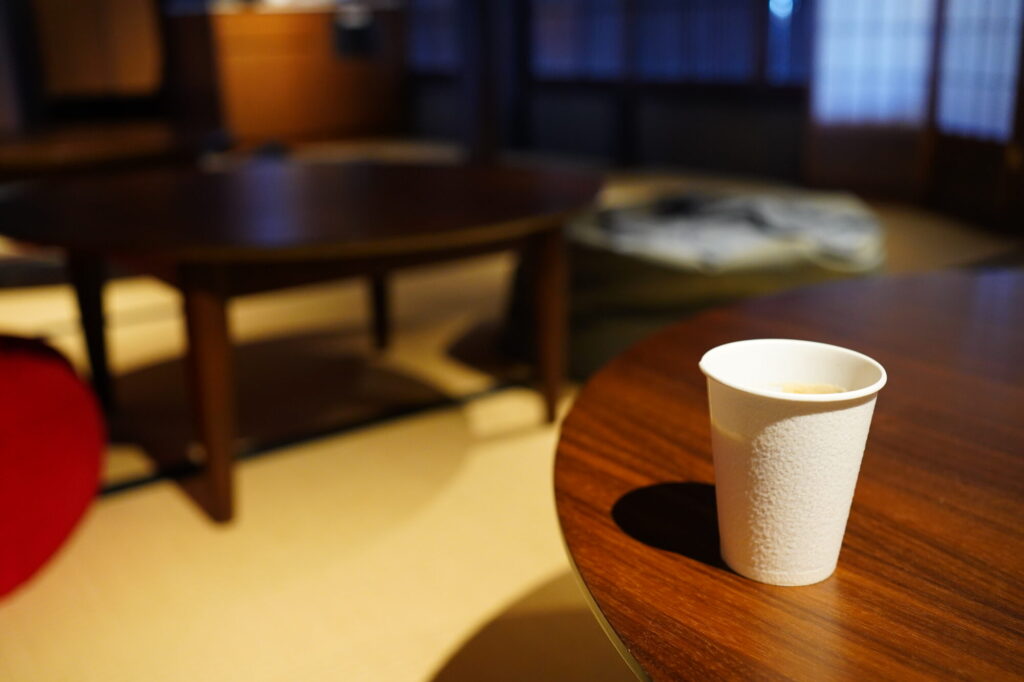 カフェスペースでコーヒーを頂く