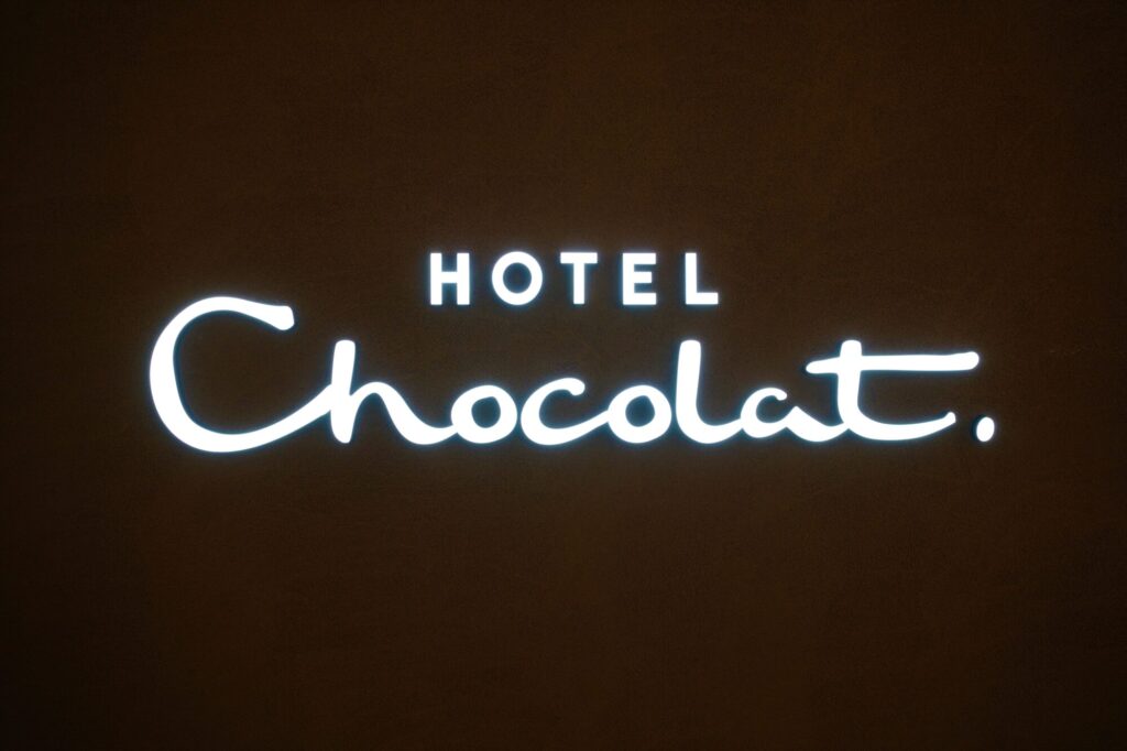 ホテルショコラのロゴ