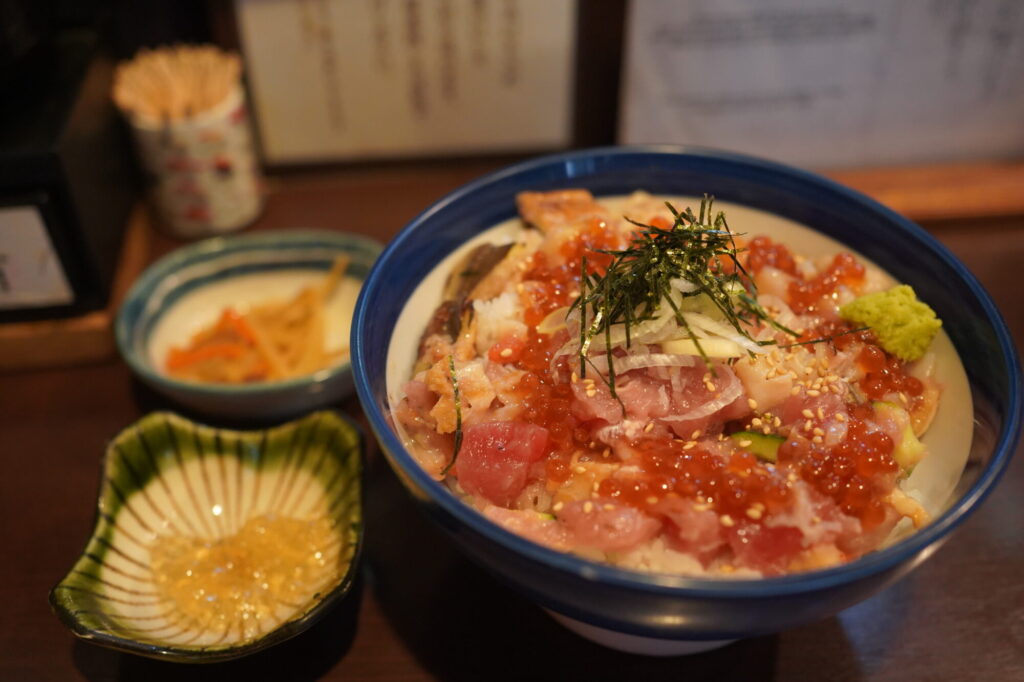 ウマソーな海鮮丼がキマシタヨ